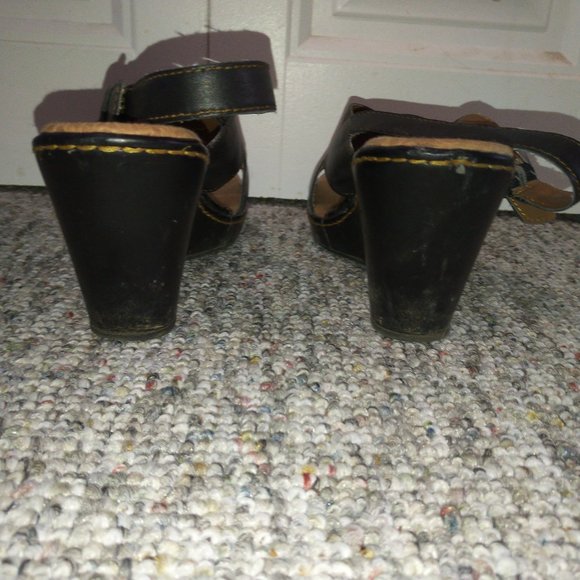 9 B.O.C. Born Concept black wedge heel cross strap leather sandal - Picture 3 of 13